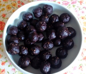 Chocolate sesame date balls 2